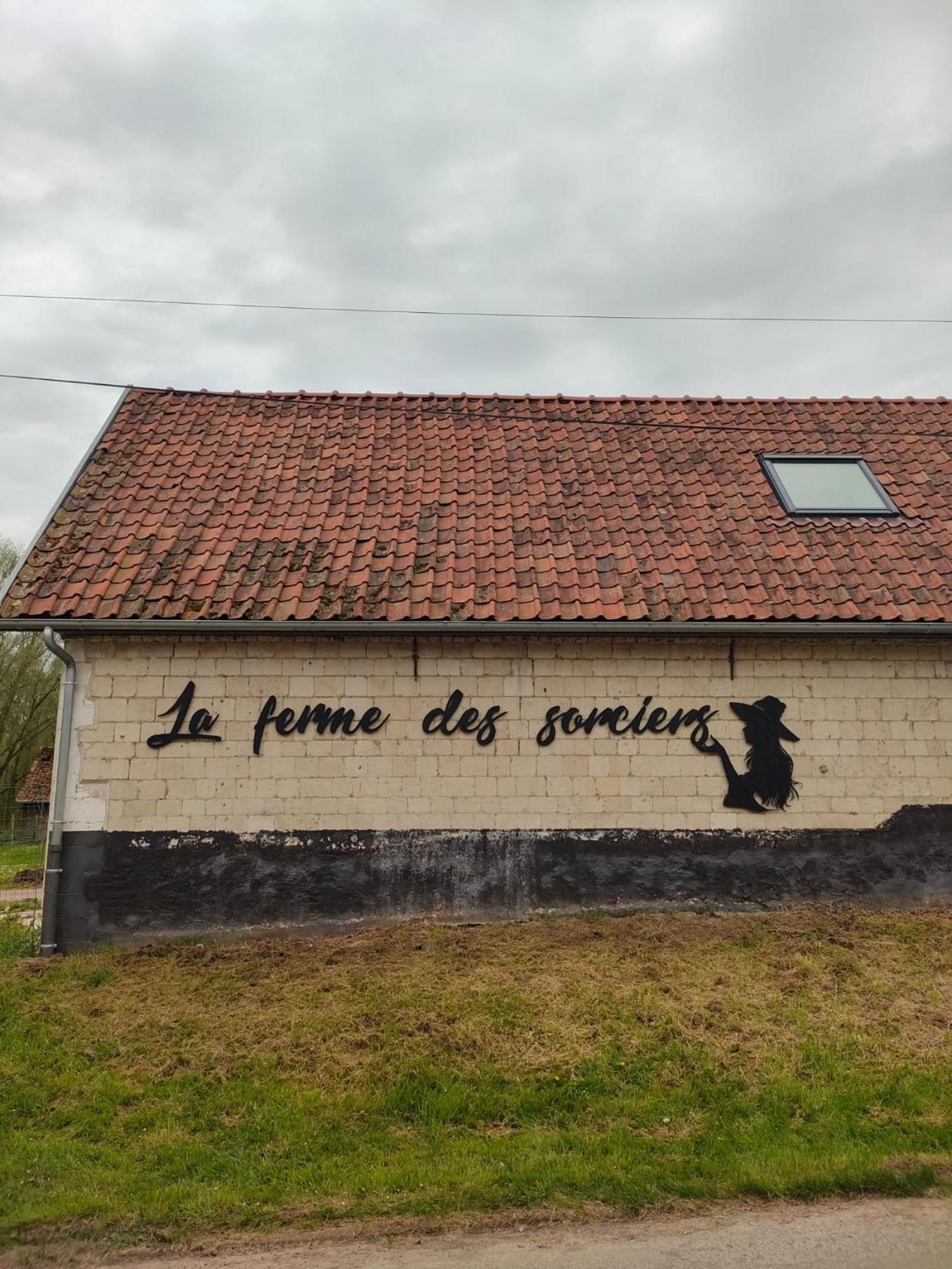 La Ferme Des Sorciers Apartment Agnez-les-Duisans Exterior photo